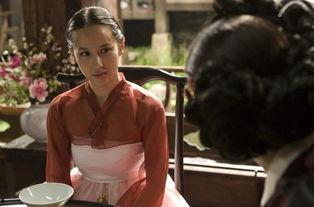 美女 丝袜大尺度床戏,激情四溢的床戏瞬间